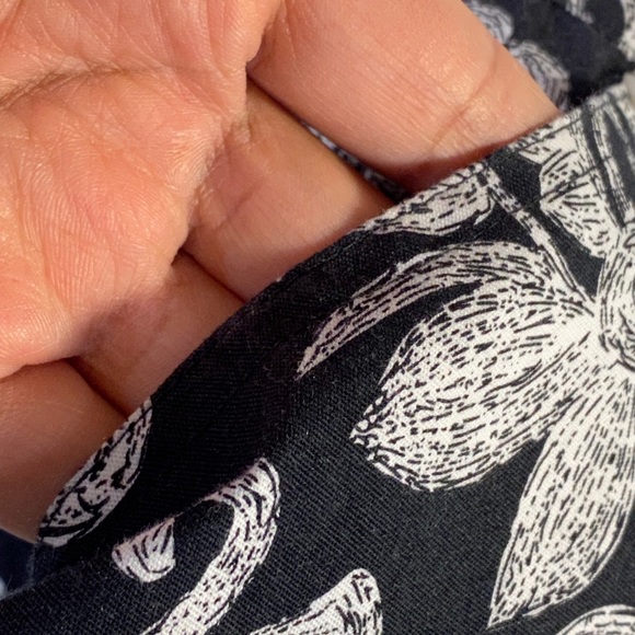 Coldwater Creek Floral Print Crop Pants 12 - Picture 9 of 11